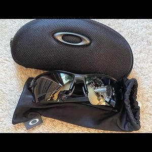 COPY - Oakley Flak 2.0. NWOB/T with hard case and cloth sleeve.